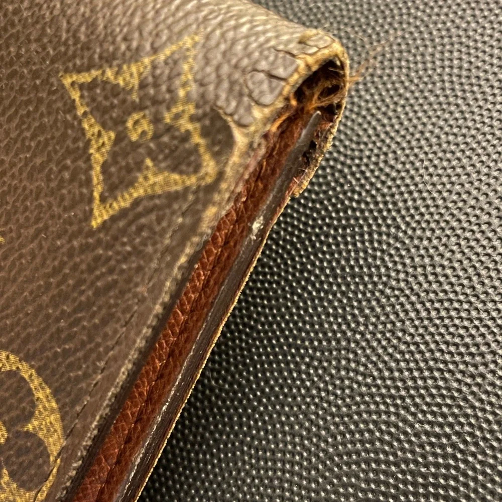 Vintage Men’s Louis Vuitton Bifold Monogram Wallet